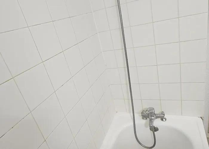 - Inout - 6 Beds Flat J-16 *