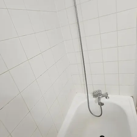 - Inout - 6 Beds Flat J-16 *