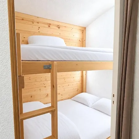 - Inout - 6 Beds Flat J-16
