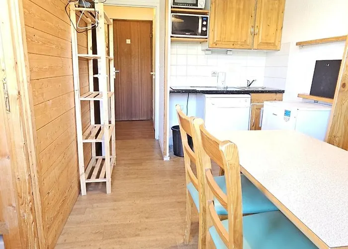 - Inout - 6 Beds Flat J-16